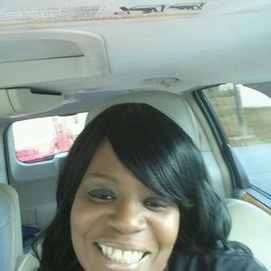 Meet your Posher, Mae